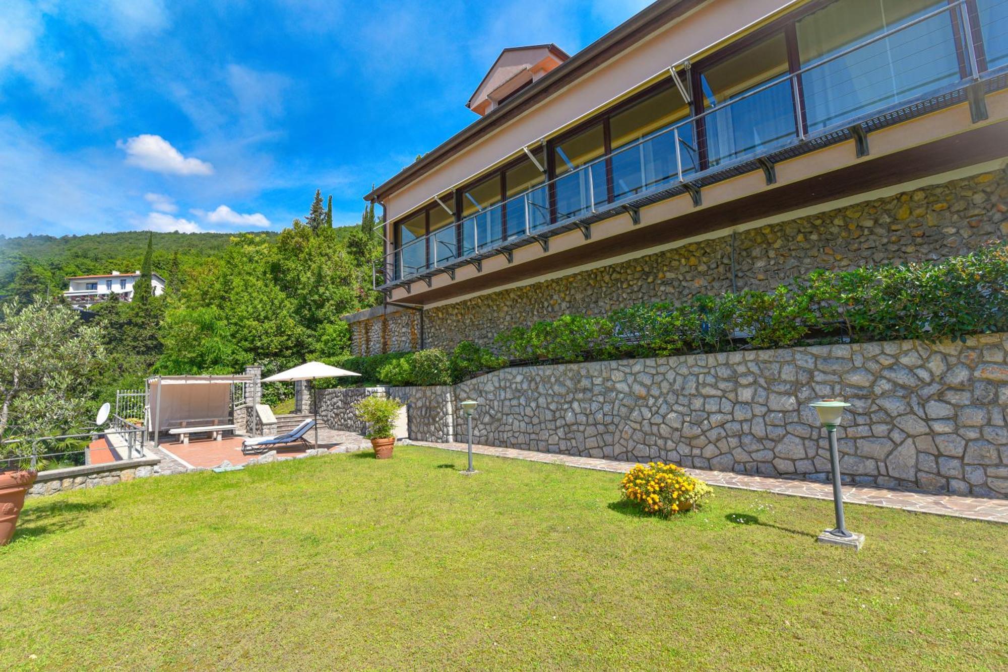 Apartments Villa Vosilla Опатия Екстериор снимка